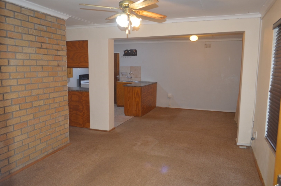 To Let 2 Bedroom Property for Rent in Songloed North West
